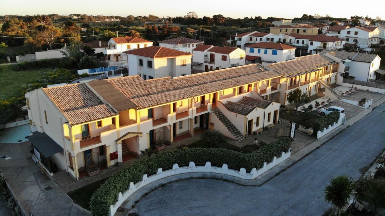 Hotel Le Sabbie Calasetta Exterior foto